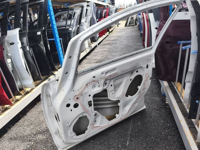 bontott OPEL ASTRA J Jobb első Ajtó (Üres lemez)