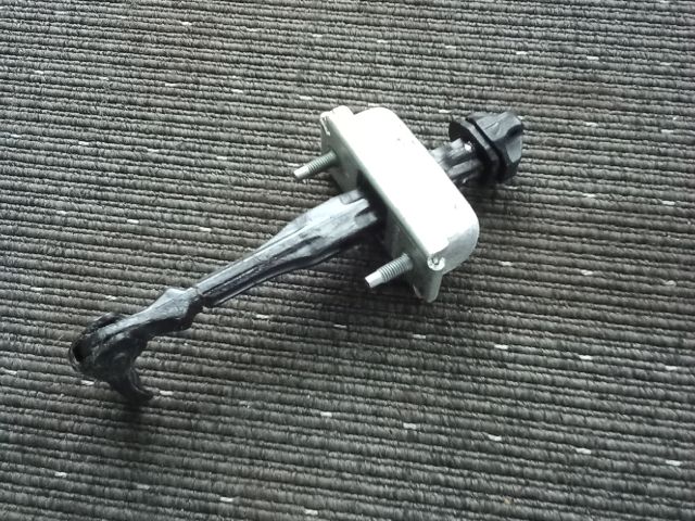 bontott OPEL ASTRA J Jobb első Ajtóhatároló