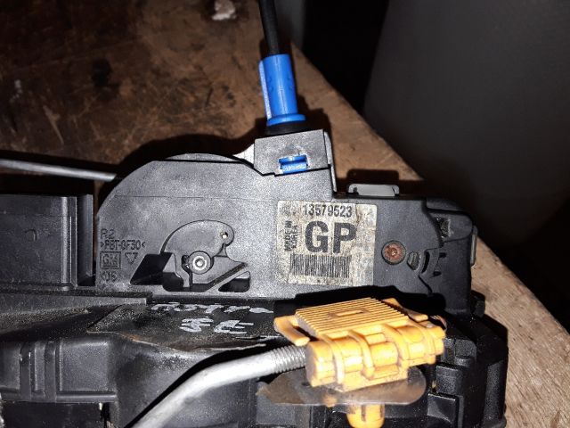 bontott OPEL ASTRA J Jobb első Ajtózár