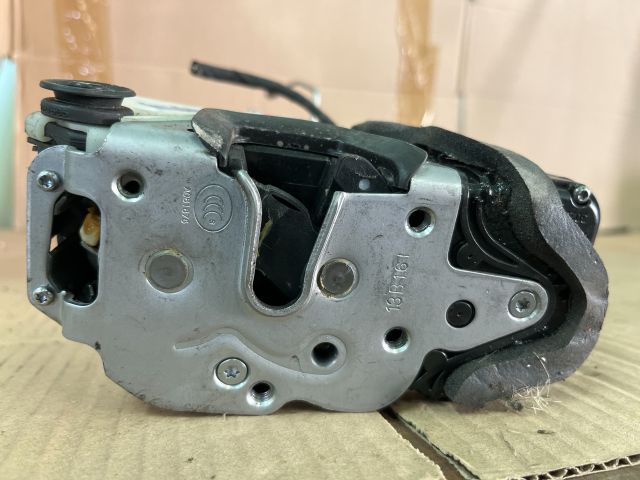 bontott OPEL ASTRA J Jobb első Ajtózár