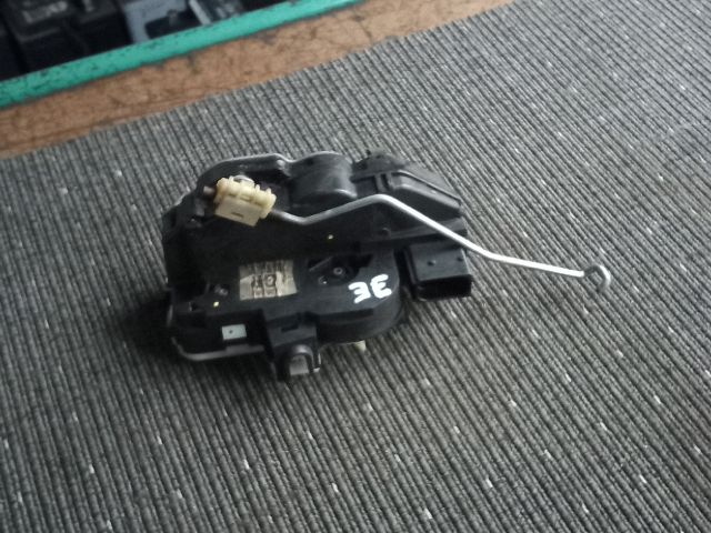 bontott OPEL ASTRA J Jobb első Ajtózár