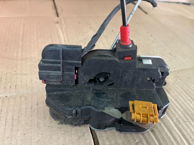 bontott OPEL ASTRA J Jobb első Ajtózár