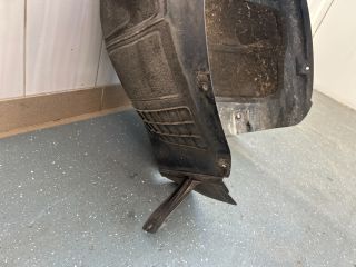 bontott OPEL ASTRA J Jobb első Dobbetét (Kerékjárati, Műanyag)