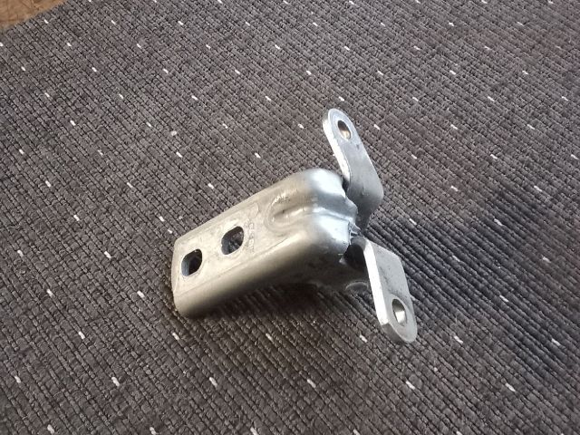 bontott OPEL ASTRA J Jobb első Felső Zsanér