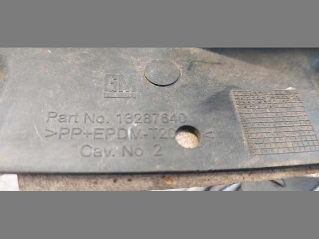 bontott OPEL ASTRA J Jobb első Lökhárító Tartó (Műanyag)