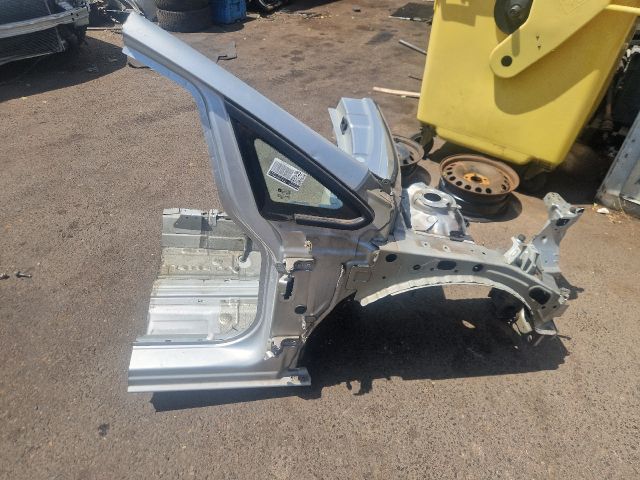 bontott OPEL ASTRA J Jobb első Negyed Karosszéria Csomag