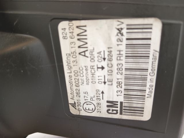 bontott OPEL ASTRA J Jobb Fényszóró