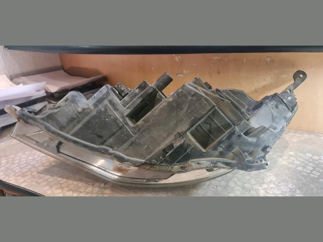 bontott OPEL ASTRA J Jobb Fényszóró