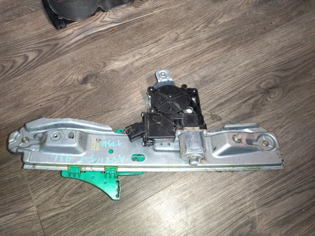 bontott OPEL ASTRA J Jobb hátsó Ablakemelő Szerkezet (Elektromos)