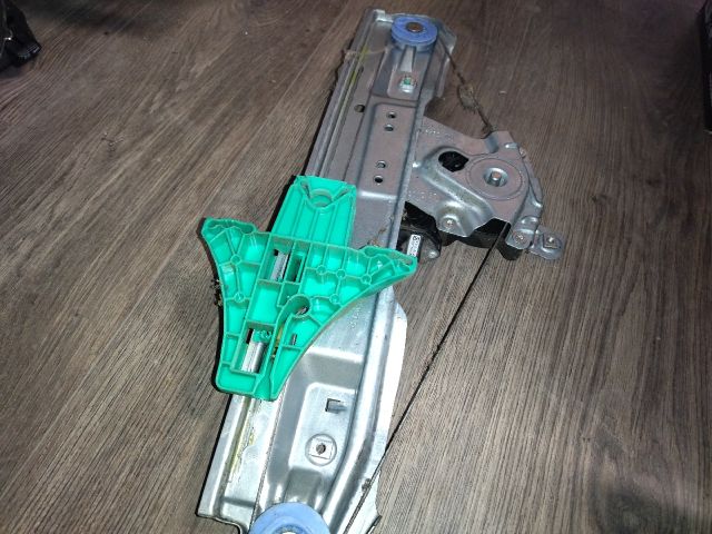 bontott OPEL ASTRA J Jobb hátsó Ablakemelő Szerkezet (Elektromos)