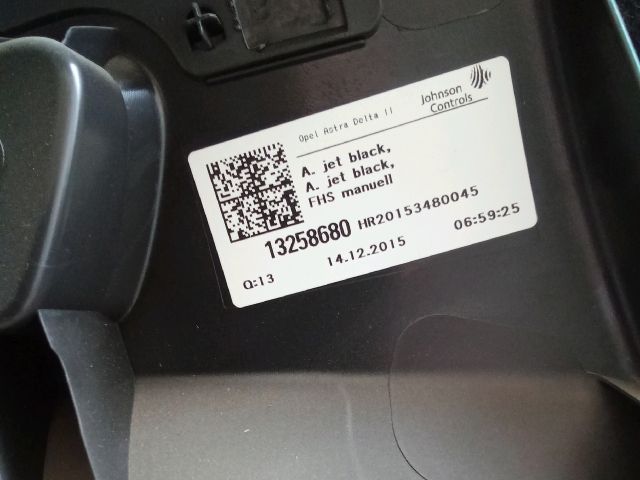 bontott OPEL ASTRA J Jobb hátsó Ajtó Kárpit