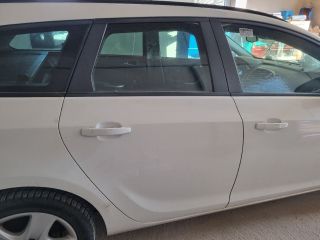 bontott OPEL ASTRA J Jobb hátsó Ajtó (Részeivel)