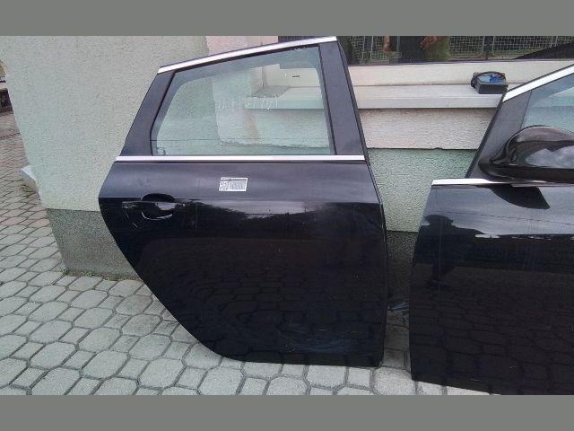 bontott OPEL ASTRA J Jobb hátsó Ajtó (Részeivel)