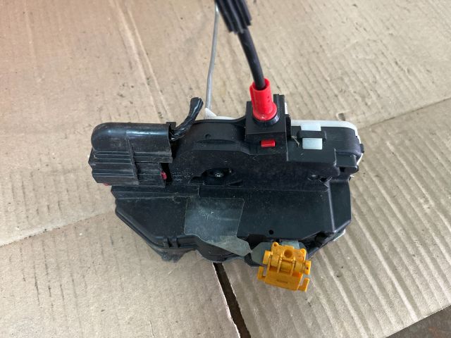 bontott OPEL ASTRA J Jobb hátsó Ajtózár