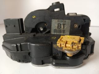 bontott OPEL ASTRA J Jobb hátsó Ajtózár