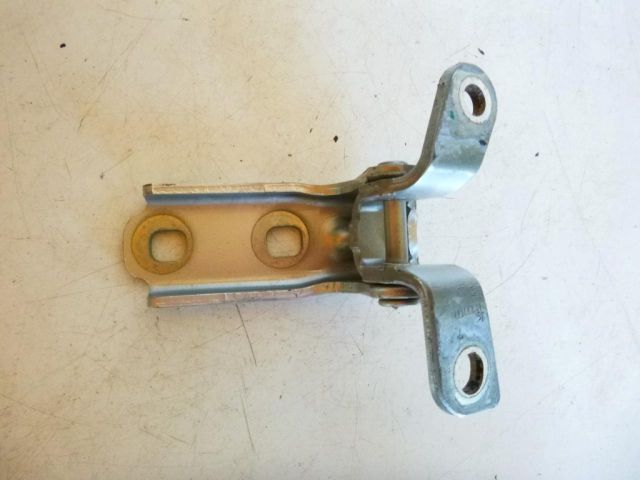 bontott OPEL ASTRA J Jobb hátsó Alsó Zsanér