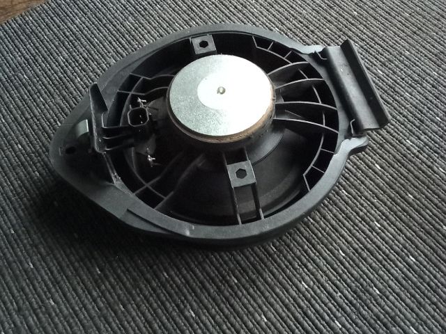 bontott OPEL ASTRA J Jobb hátsó Hangszóró