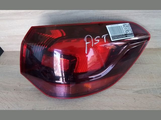 bontott OPEL ASTRA J Jobb Hátsó Lámpa