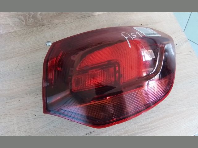 bontott OPEL ASTRA J Jobb Hátsó Lámpa