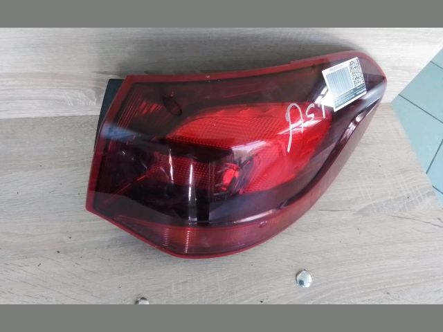 bontott OPEL ASTRA J Jobb Hátsó Lámpa