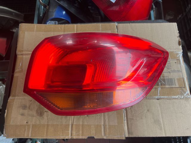 bontott OPEL ASTRA J Jobb Hátsó Lámpa