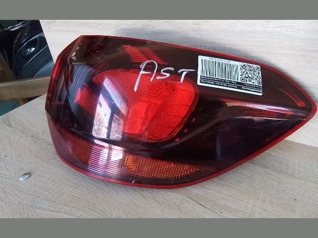bontott OPEL ASTRA J Jobb Hátsó Lámpa