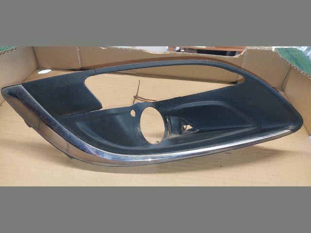 bontott OPEL ASTRA J Jobb Ködfényszóró Lámpakeret