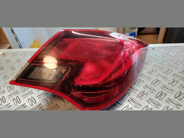 bontott OPEL ASTRA J Jobb Külső Hátsó Lámpa