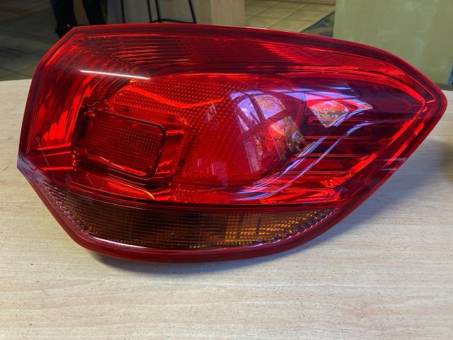 bontott OPEL ASTRA J Jobb Külső Hátsó Lámpa