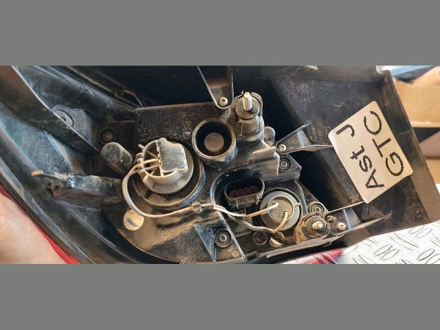 bontott OPEL ASTRA J Jobb Külső Hátsó Lámpa