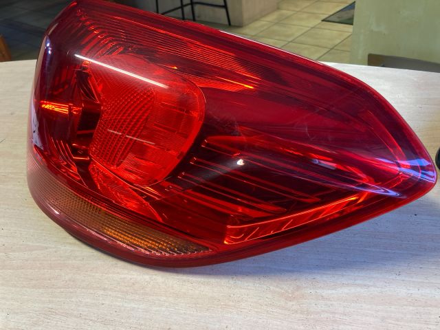 bontott OPEL ASTRA J Jobb Külső Hátsó Lámpa