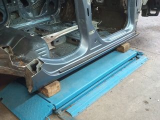 bontott OPEL ASTRA J Jobb Küszöb