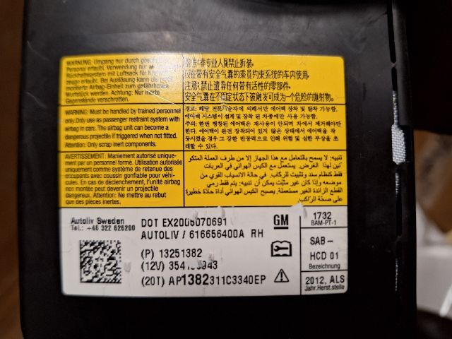 bontott OPEL ASTRA J Jobb Oldallégzsák