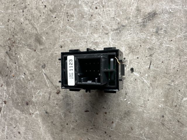 bontott OPEL ASTRA J Kézifék Kapcsoló