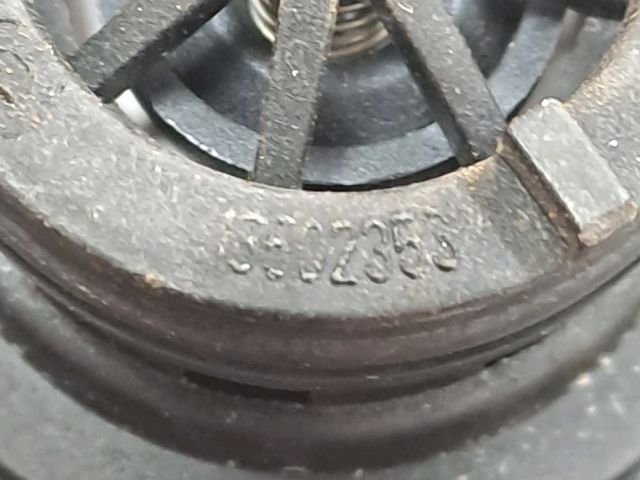 bontott OPEL ASTRA J Kiegyenlítőtartály Sapka