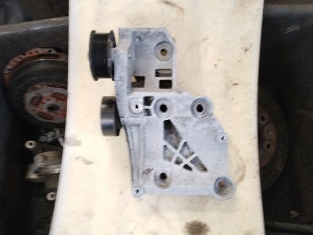 bontott OPEL ASTRA J Klímakompresszor Tartó Bak