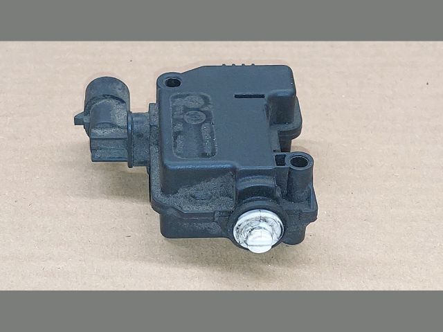 bontott OPEL ASTRA J Központizár Motor Tankajtó