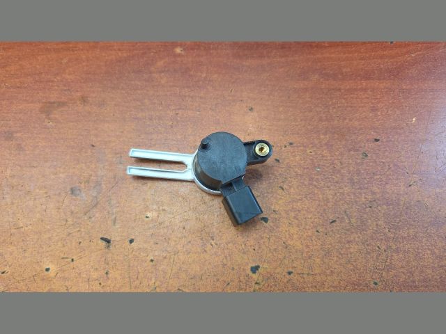 bontott OPEL ASTRA J Kuplung Pedál Kapcsoló