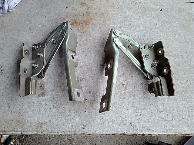 bontott OPEL ASTRA J Motorháztető Bal Zsanér