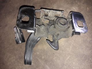 bontott OPEL ASTRA J Motorháztető Zárszerkezet