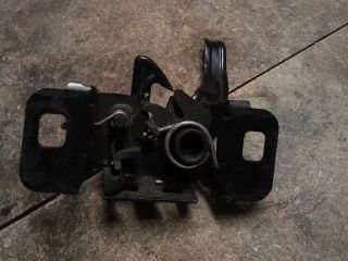 bontott OPEL ASTRA J Motorháztető Zárszerkezet