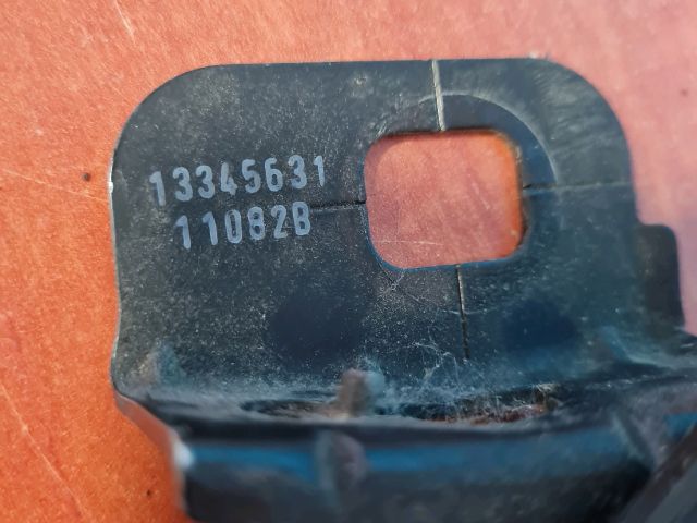 bontott OPEL ASTRA J Motorháztető Zárszerkezet