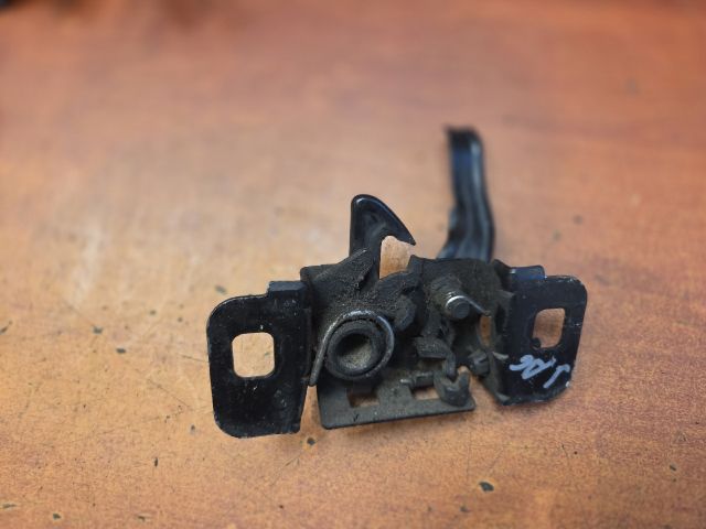 bontott OPEL ASTRA J Motorháztető Zárszerkezet