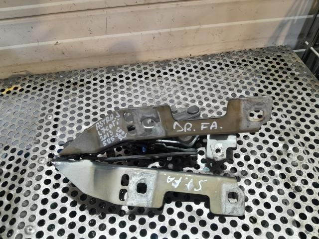 bontott OPEL ASTRA J Motorháztető Zsanér Pár