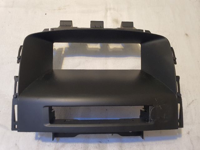 bontott OPEL ASTRA J Multifunkciós Kijelző Keret