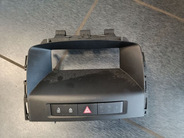 bontott OPEL ASTRA J Multifunkciós Kijelző Keret