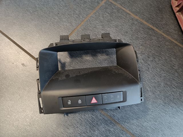 bontott OPEL ASTRA J Multifunkciós Kijelző Keret