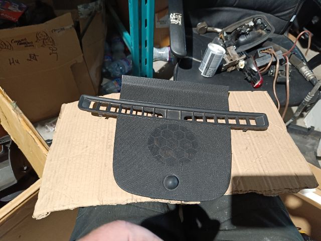 bontott OPEL ASTRA J Műszerfal Középső Hangszóró Burkolat