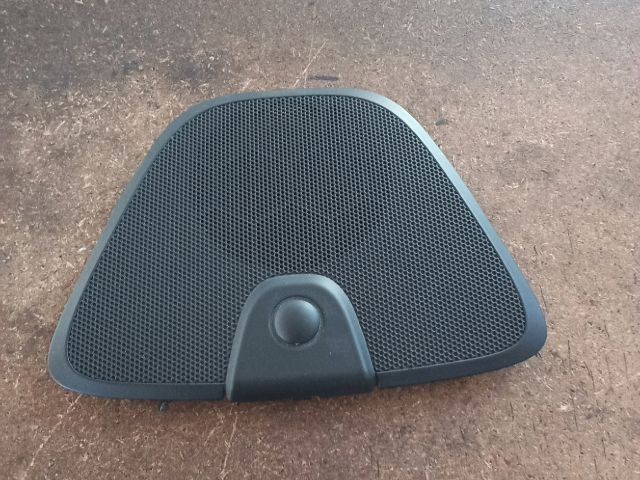 bontott OPEL ASTRA J Műszerfal Középső Hangszóró Burkolat