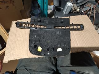 bontott OPEL ASTRA J Műszerfal Középső Hangszóró Burkolat